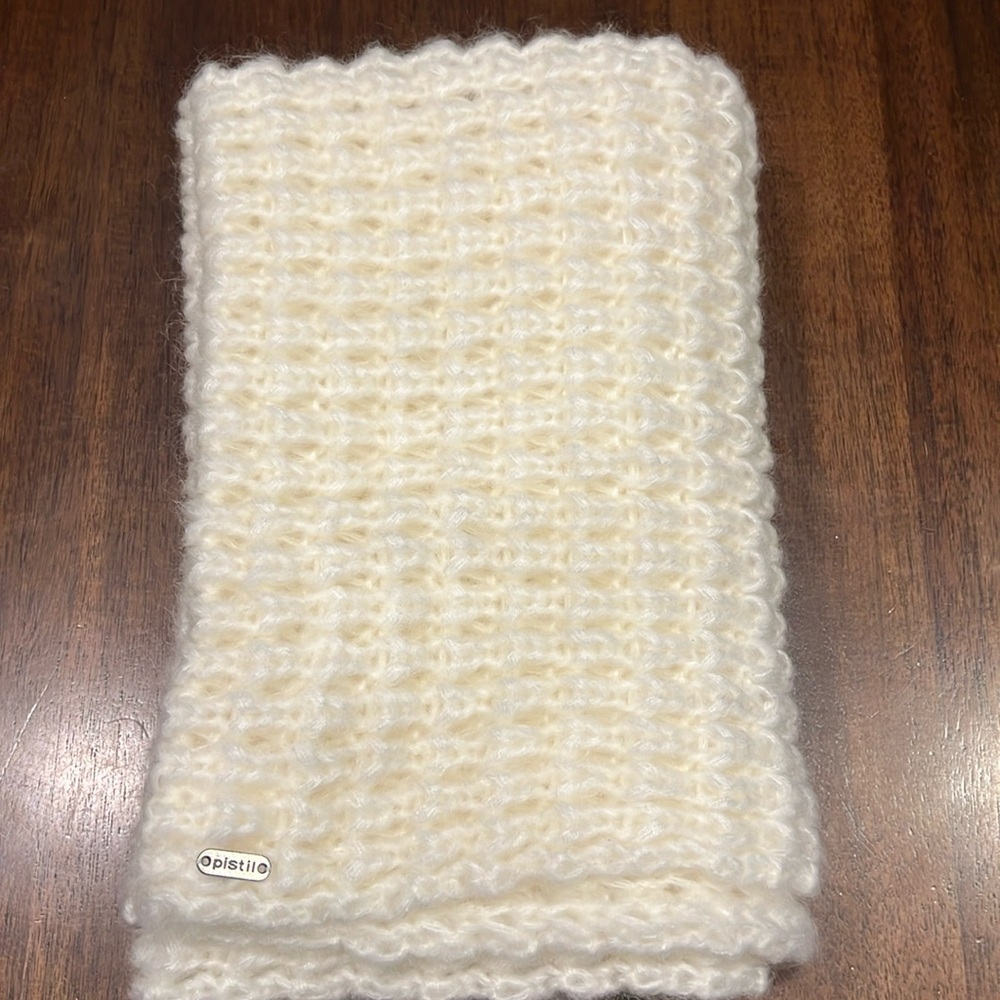 Pistil infinity scarf